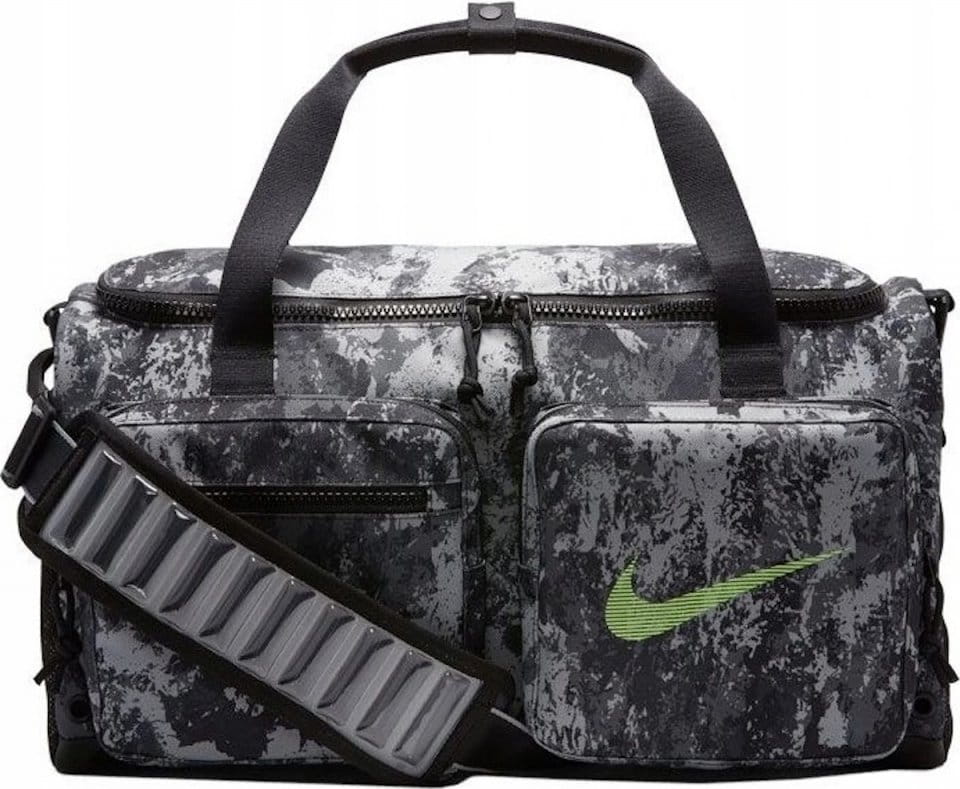 Väska Nike NK UTILITY S DUFF-GFX AOP FA20